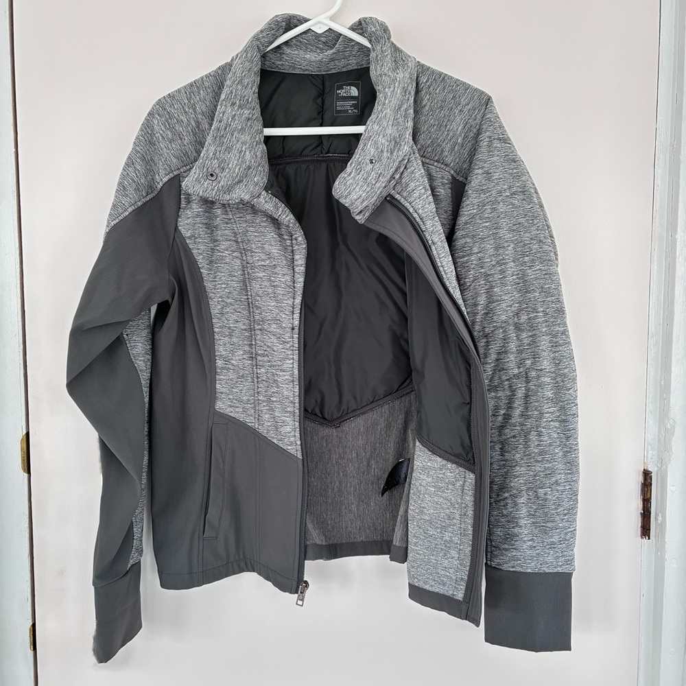 The North Face Women's Gray Jacket - Picture 6 of 8